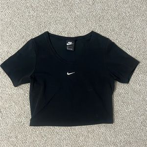 Cropped NIKE Tee